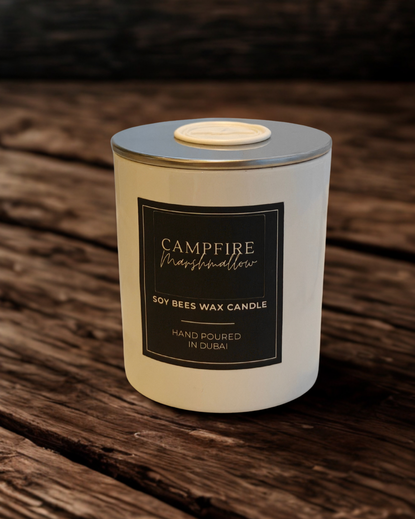 شمعة مارشميلو على شكل نار المخيم