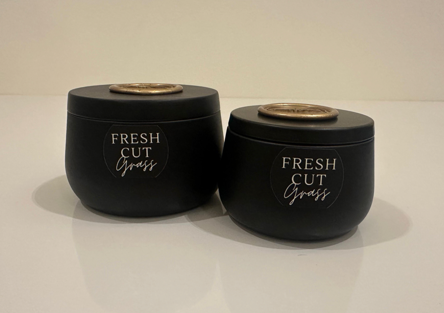 Fresh Cut Grass - 7oz Black Tin Candle