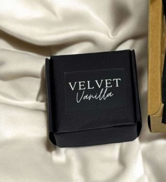 يذوب شمع الفانيليا المخملي